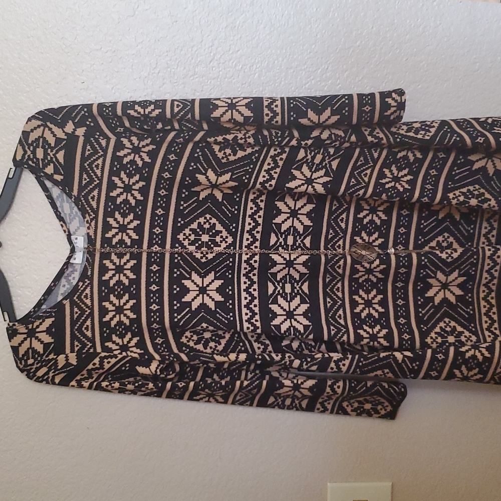 SIZE LARGE FALL DRESS, MADE BY TRENDY IS..